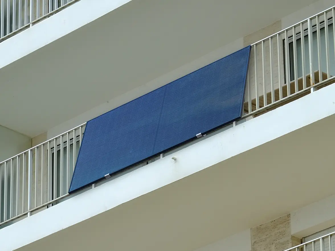 [balcone-autoportante] Enel Sun Plug And Play - Ringhiera con Autoportante